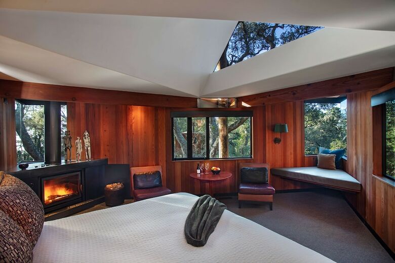 Hotel Post Ranch Inn