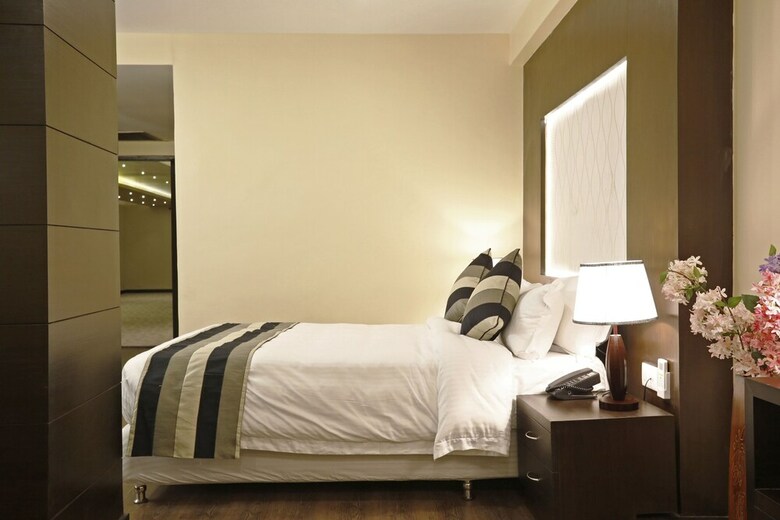 United Business Hotel