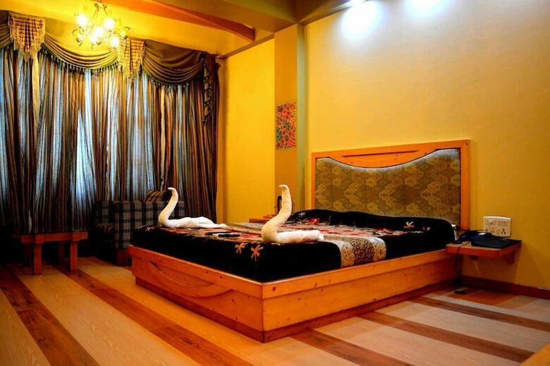 Adb Rooms Hotel Silver Star