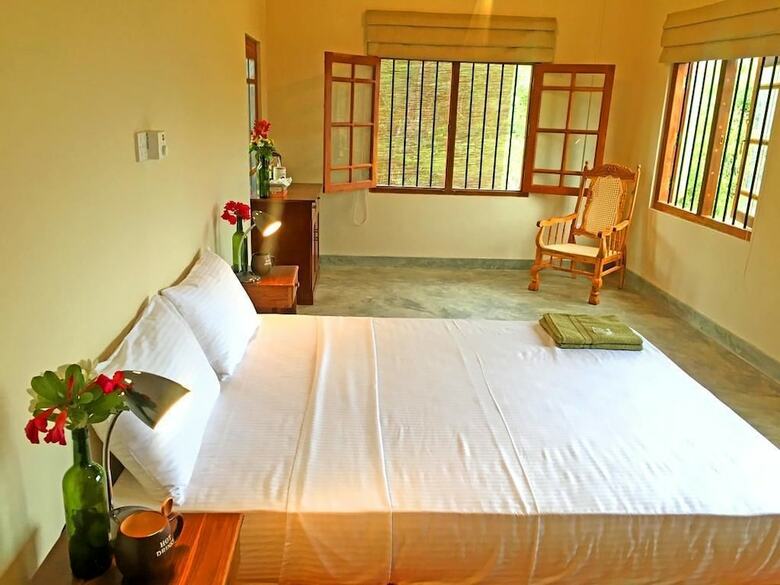Hotel Captains Bird Safari Lodge