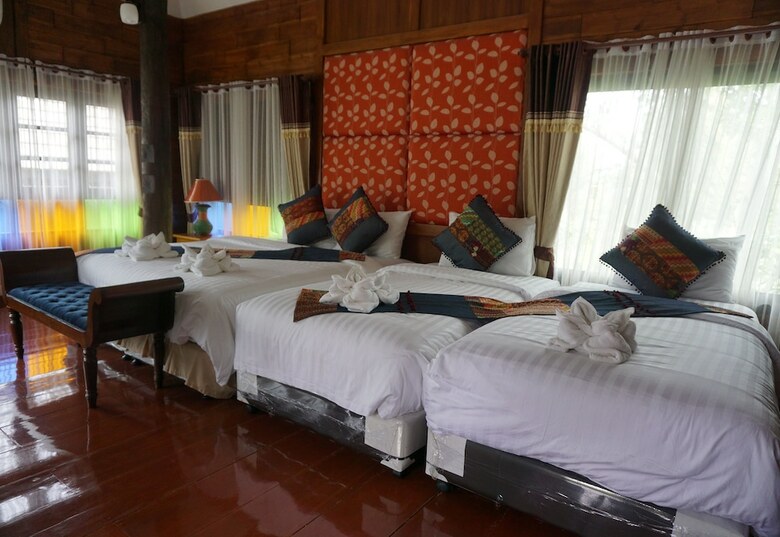 Hotel Buraphat Resort