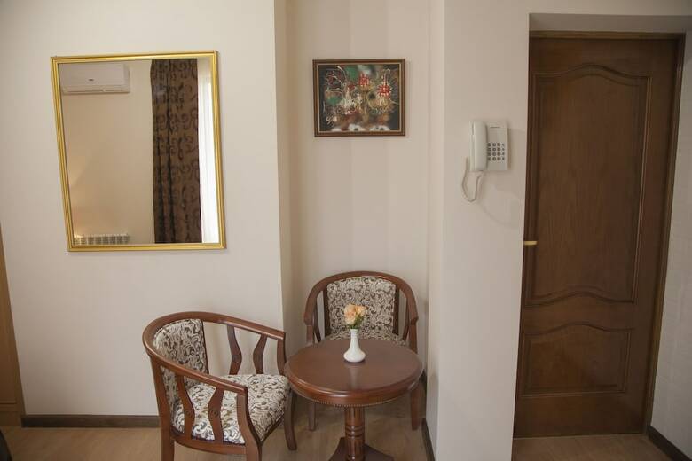 Hotel Hin Yerevantsi