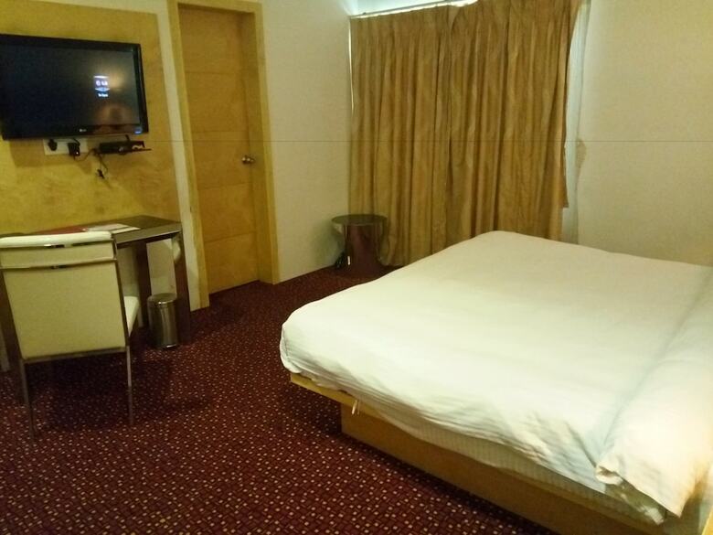 Hotel Top3 Lords Resort Bhavnagar