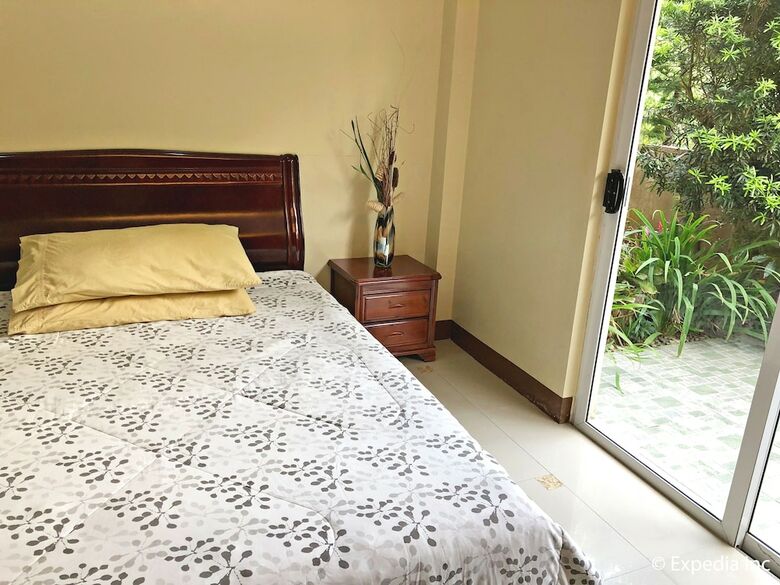 Shalom Hotel