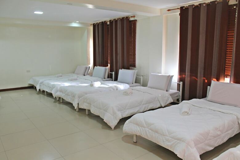 Shalom Hotel