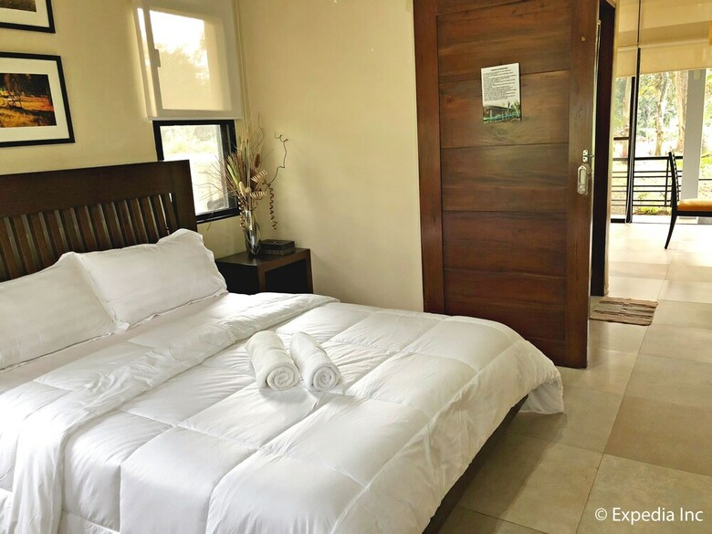 Shalom Hotel