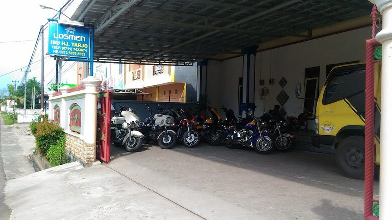 Hotel Losmen Ibu Hj. Tarjo