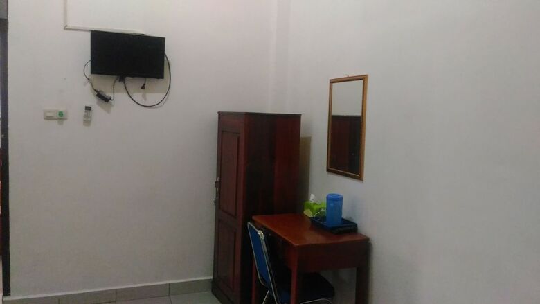 Hotel Losmen Ibu Hj. Tarjo