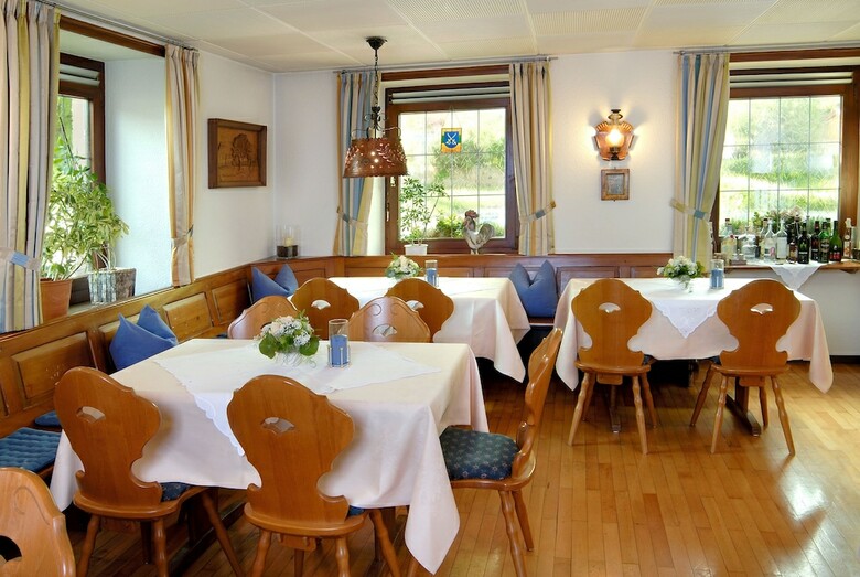 Maien Hotel & Restaurant
