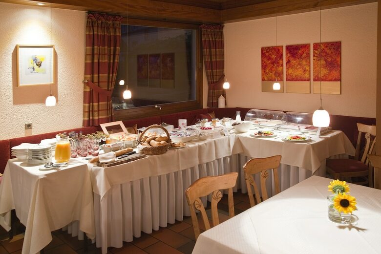 Maien Hotel & Restaurant