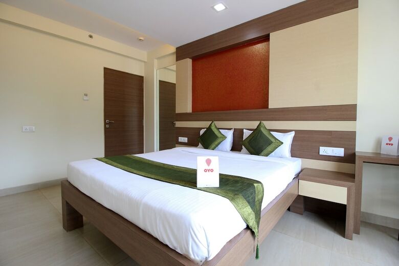 Hotel Oyo 9419 Manu Residency