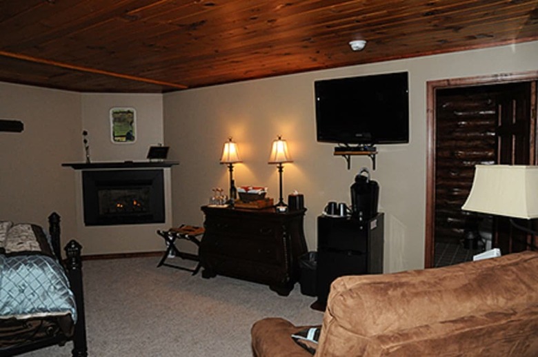 Bed & Breakfast Bear Lodges & 131 Main Street