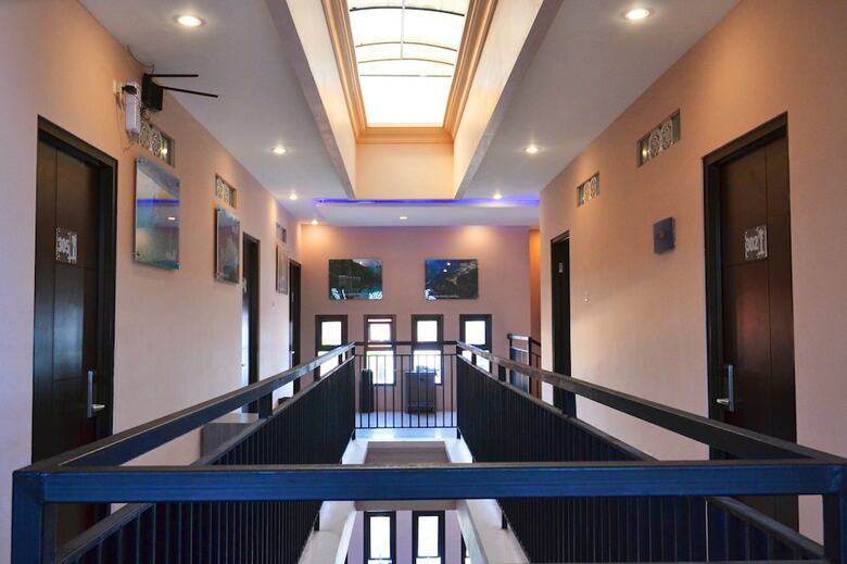 Hotel Zen Rooms Basic Audah Syariah Sutos