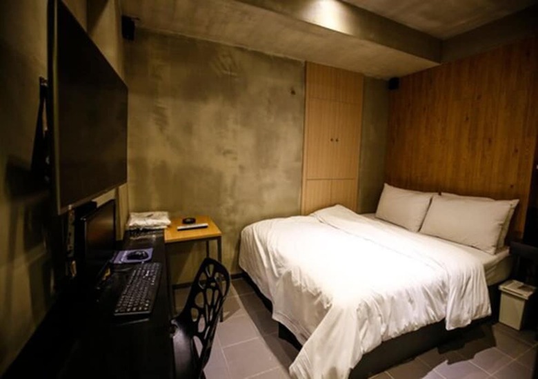 Hotel Story