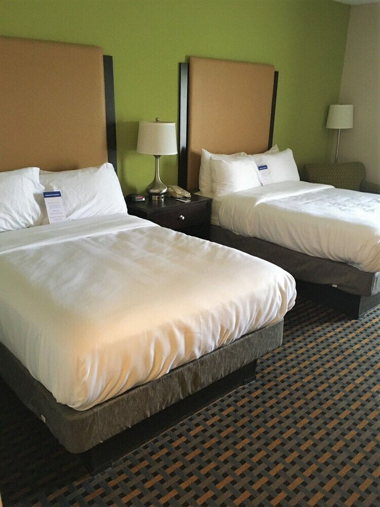 Hotel Comfort Inn & Suites