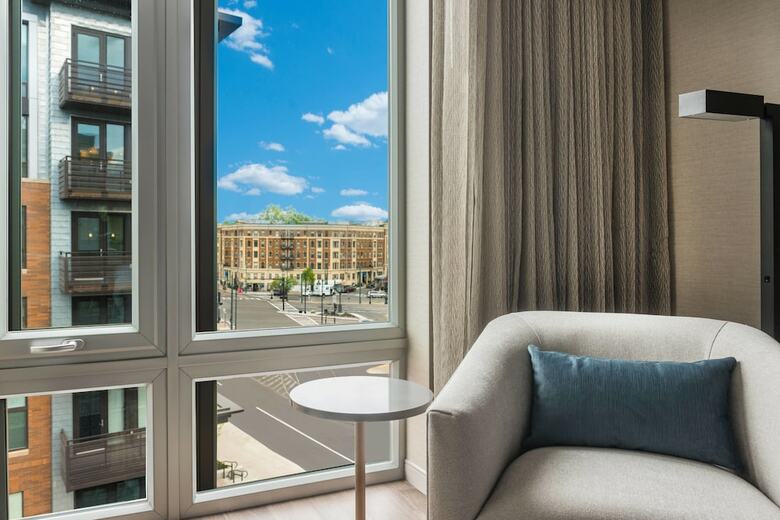 AC Hotel By Marriott Boston Cleveland Circle