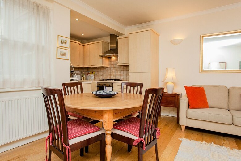Apartamentos Charming Central London Flat