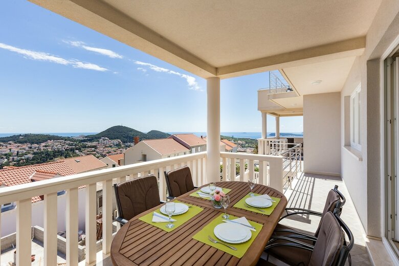 Apartments Villa Dadic