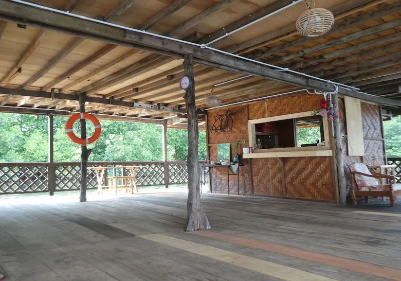 Hostal Bakau Hijau Riverlodge - Hostel