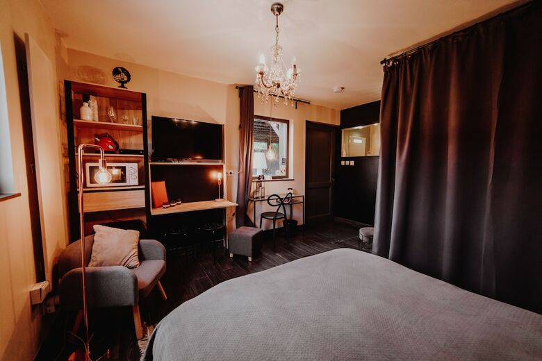 Hotel At Home