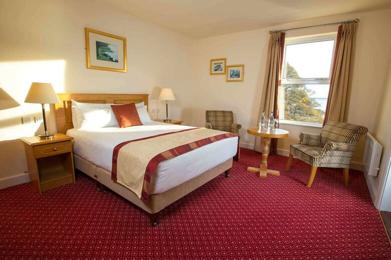 Hodson Bay Hotel