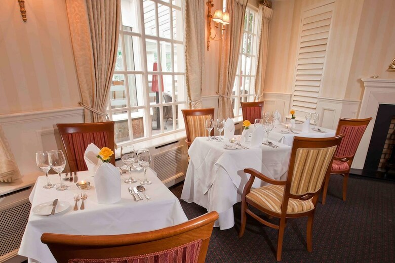 Hodson Bay Hotel
