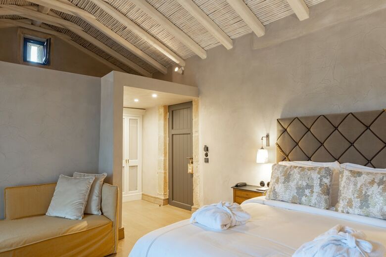 Alistos Hotel