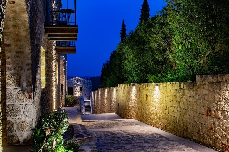 Alistos Hotel