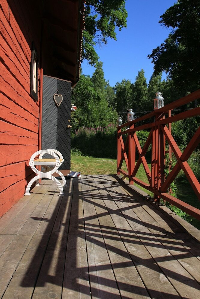 Bed & Breakfast Ulvsbomuren Vildmark & Lantliv