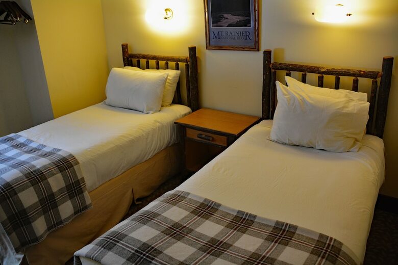 Hotel National Park Inn