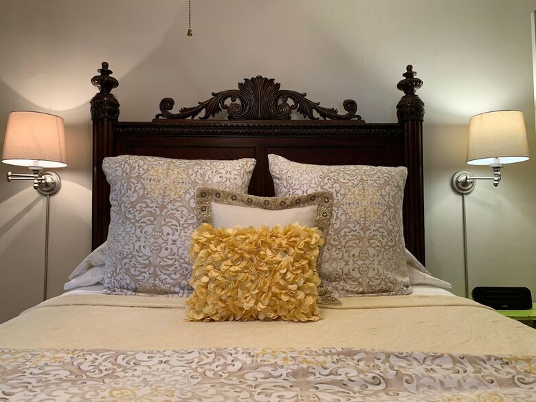 Hotel Elmrock Inn Bed And Breakfast