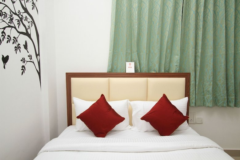Hotel Oyo 4767 Royal Park