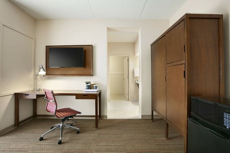 Hotel Four Points By Sheraton Raleigh North