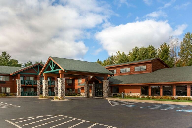 Hotel Americinn By Wyndham Ladysmith