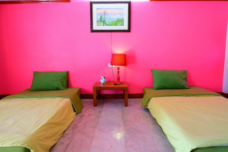 Hotel Meena Garden Resort