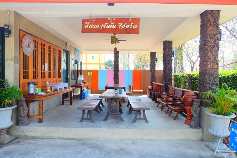 Hotel Meena Garden Resort