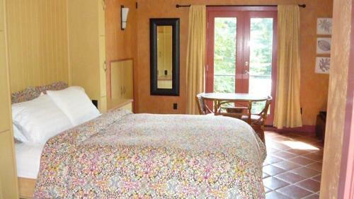 Salt Spring Carriage House B&B