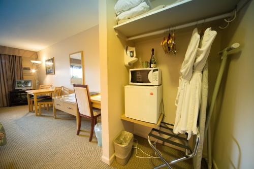 Hotel Sidney Waterfront Inn