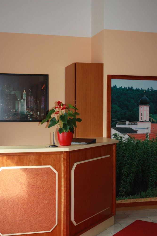 Hotel Boardinghaus Holledau Inn