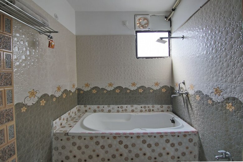Oyo 8764 Hotel Green View Palace