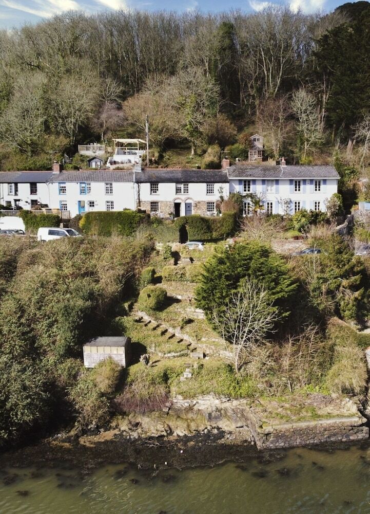 Waterside Holiday Cottages