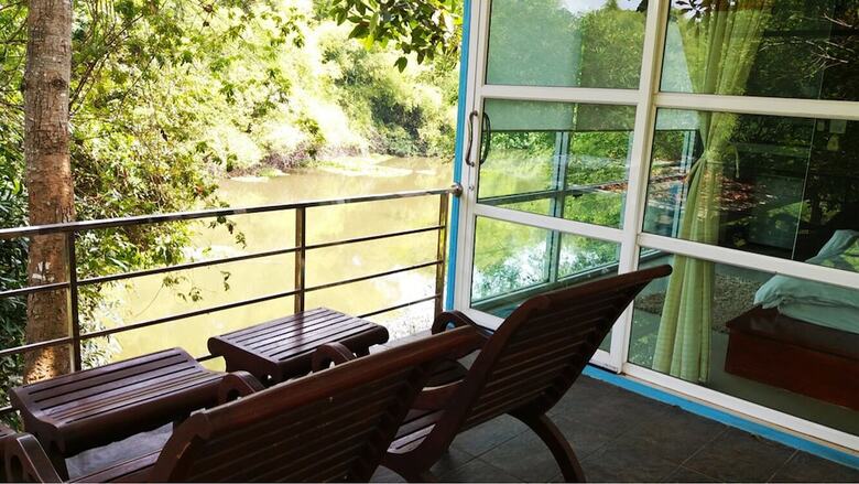 Hotel Baan Tonmai Resort