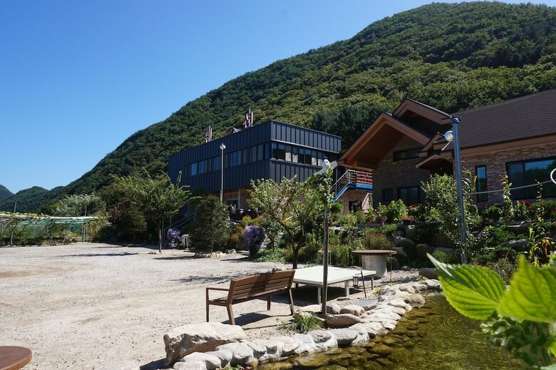 Mountain Water Smell Red Clay Pension
