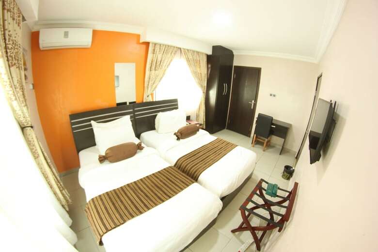 Hotel Celia's Suites