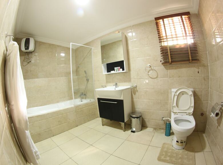 Hotel Celia's Suites