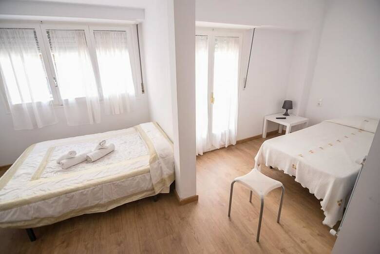 Hostal �vila