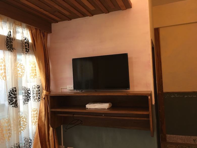 Hotel Home & Teak Homestay
