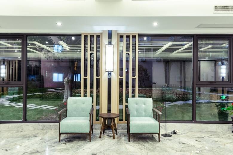 Atour Hotel Pudong Airport