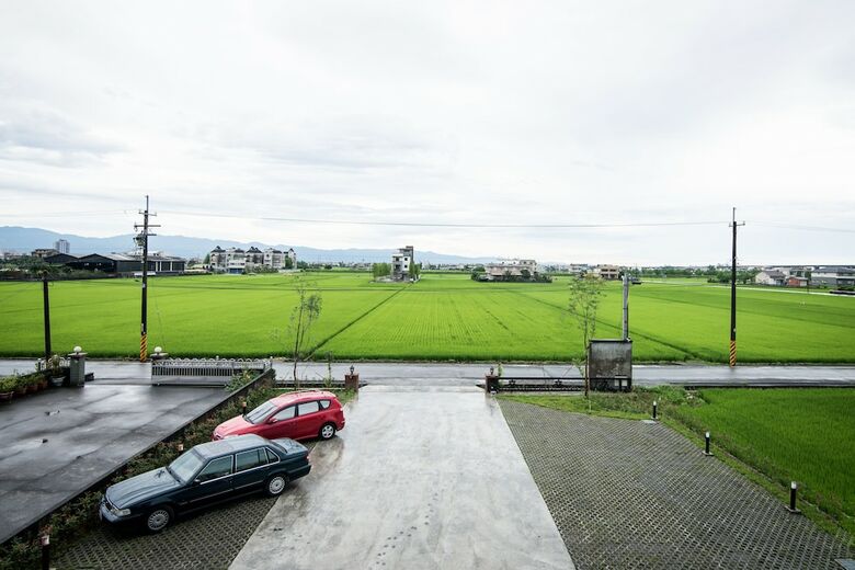 Bed & Breakfast Fly Inn Yilan