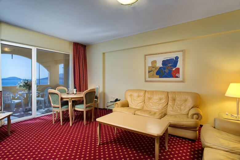Angelika Pallas Hotel